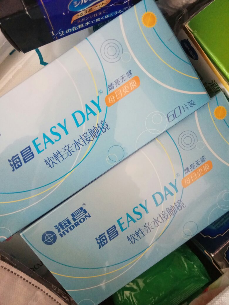 近几年一直用这款日抛,进口的和国产的都很好用,希望活动多多,日抛,真的很方便,干净卫生