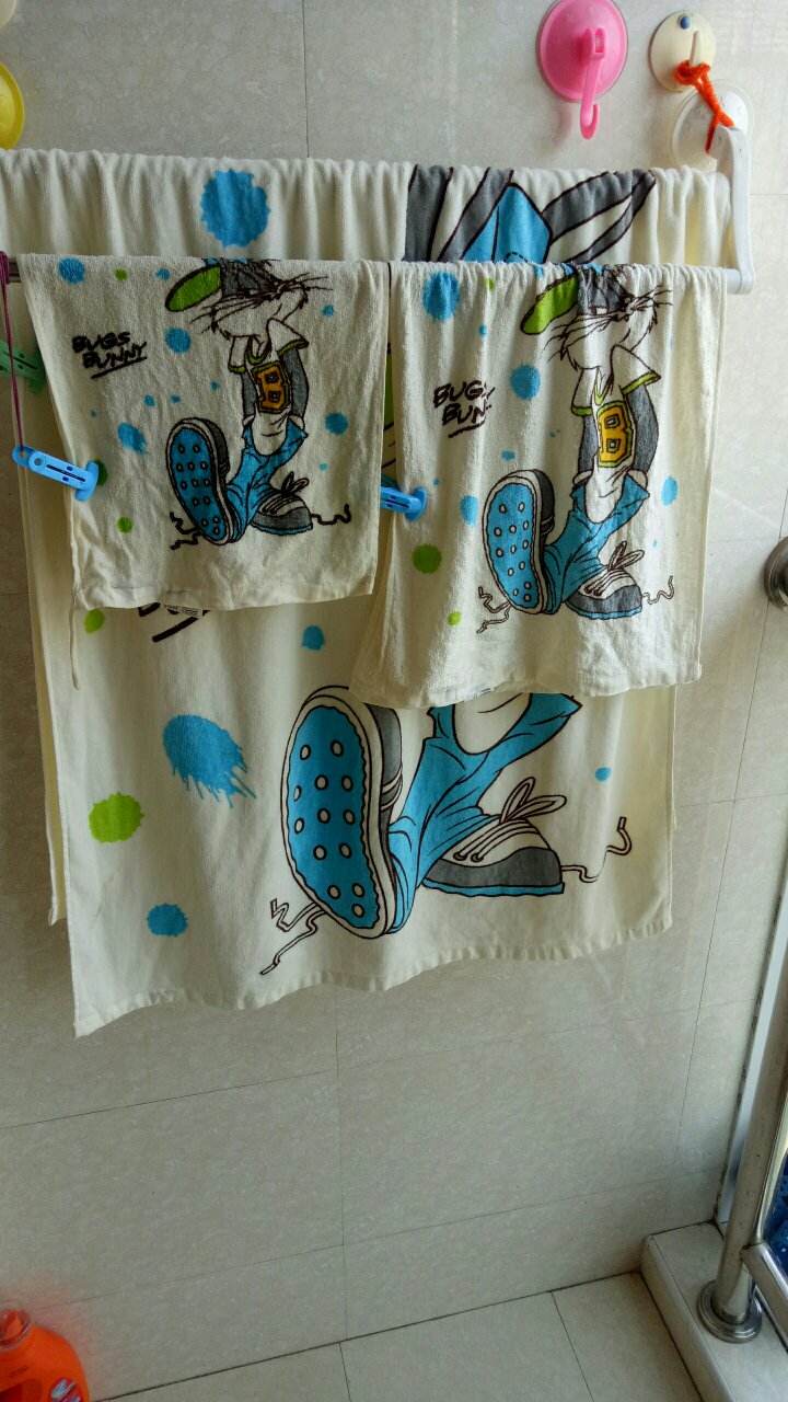毛巾非常舒服,感觉是柔柔的,和实体店中的相比,这家信价比高些