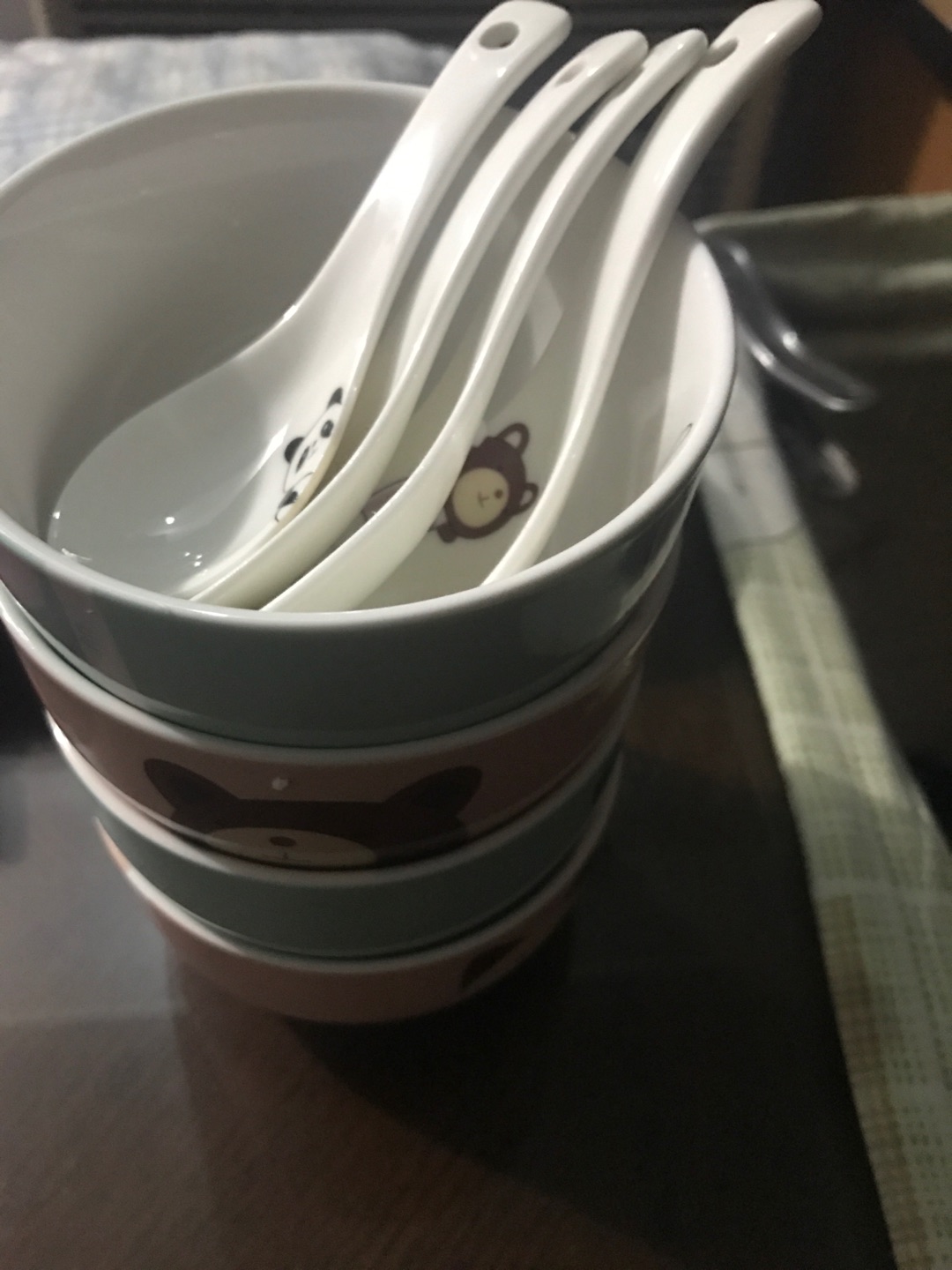 送货准时,包装完好挺漂亮可爱的。