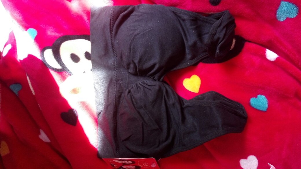 包装有点破旧,衣服质量还是很舒服的