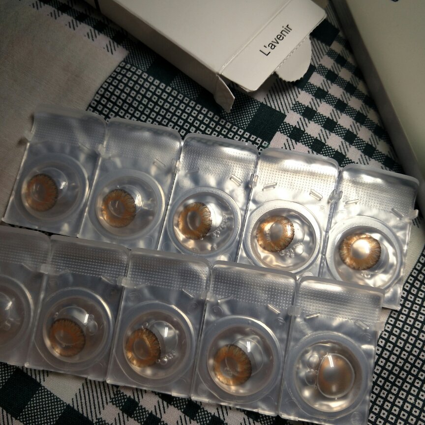 挺好的 还没戴过呢 看着有点混血 本来想上学戴感觉又有点不自然 不过很好看了