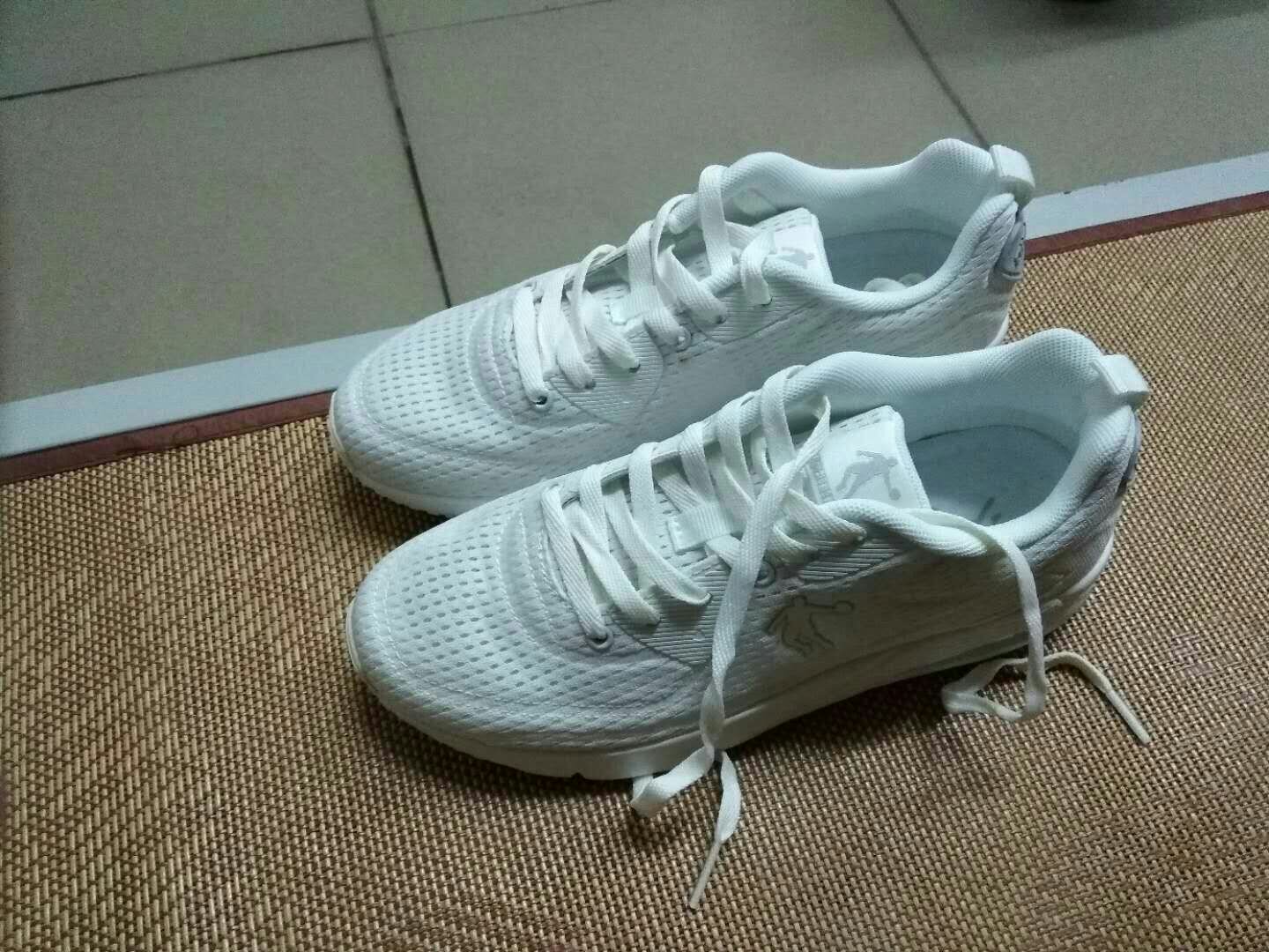 这鞋子休闲,女朋友很喜欢
