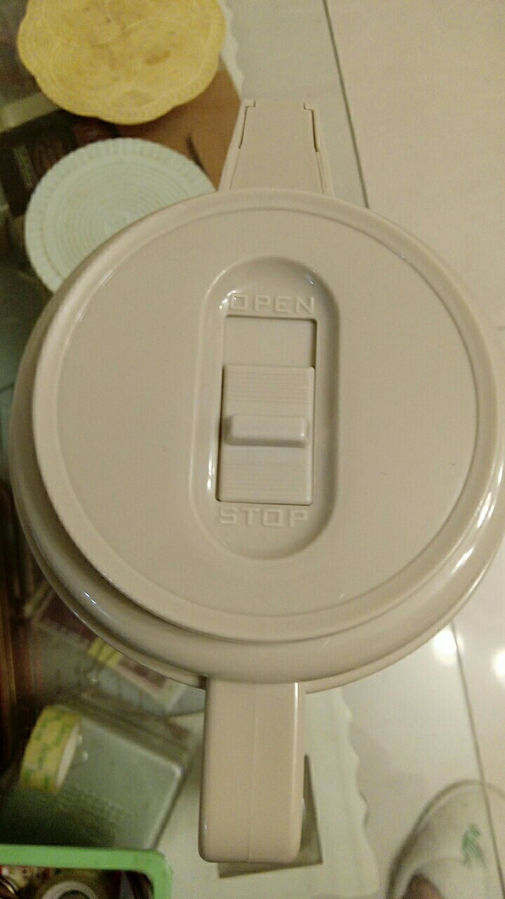 使用了一天,保温效果不错,使用方便。