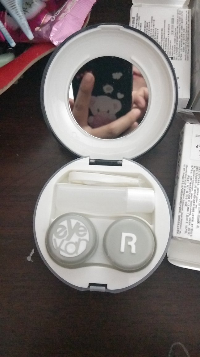 很好非常满意的一个眼镜盒。比以前买的要好