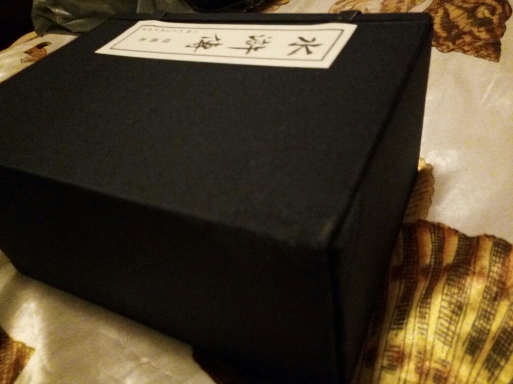 商品包装让人无法接受,上海到北京只此一塑料代包装,你让买家做何感受?如此服务将会让走向没路。包装乃商品第一张脸,要速度更要质量,看评论已有多个买家对包装不满,为何无改进?
