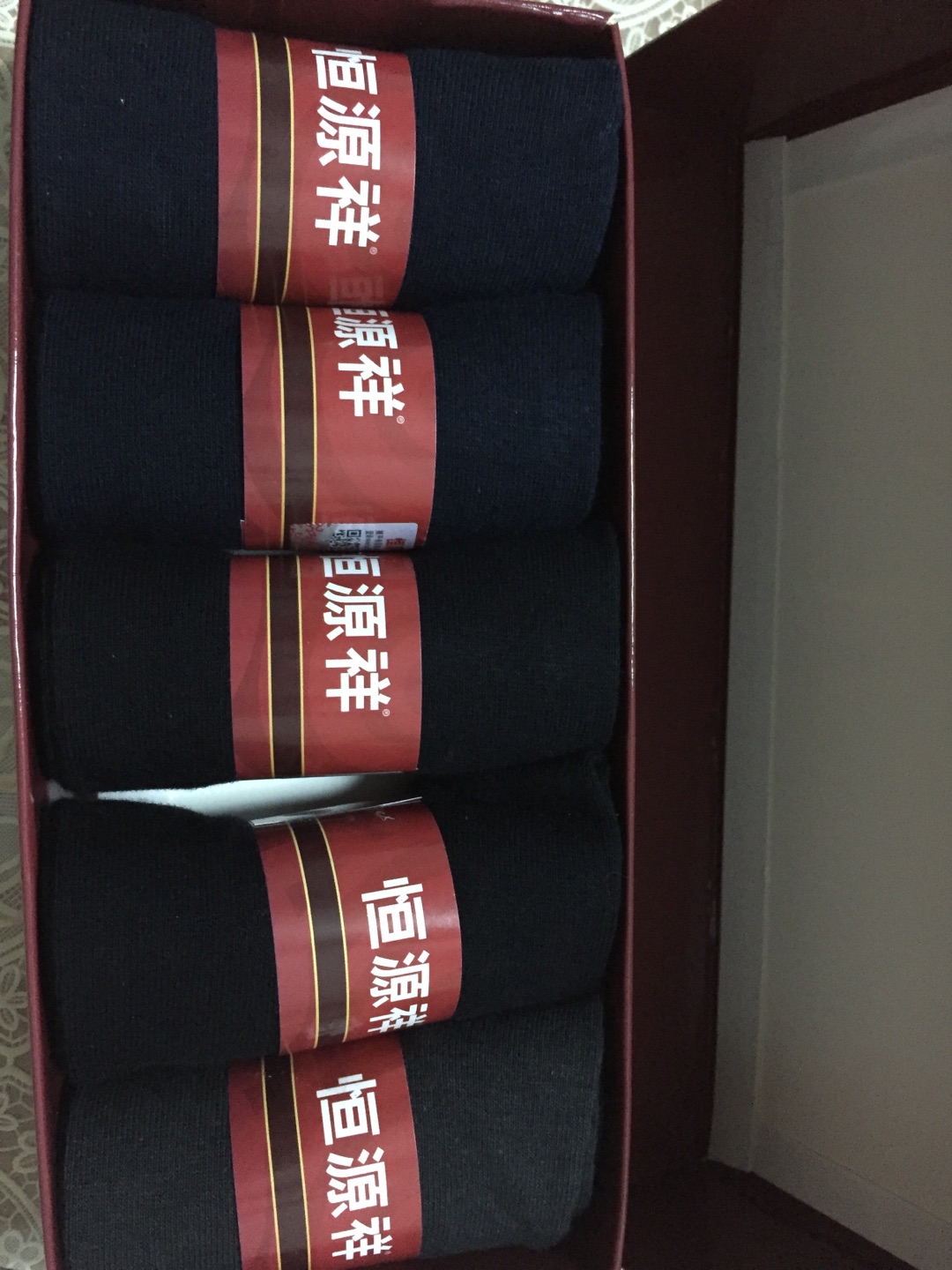 质量很好,柔软舒适,果断买了两盒,很好的一次网购