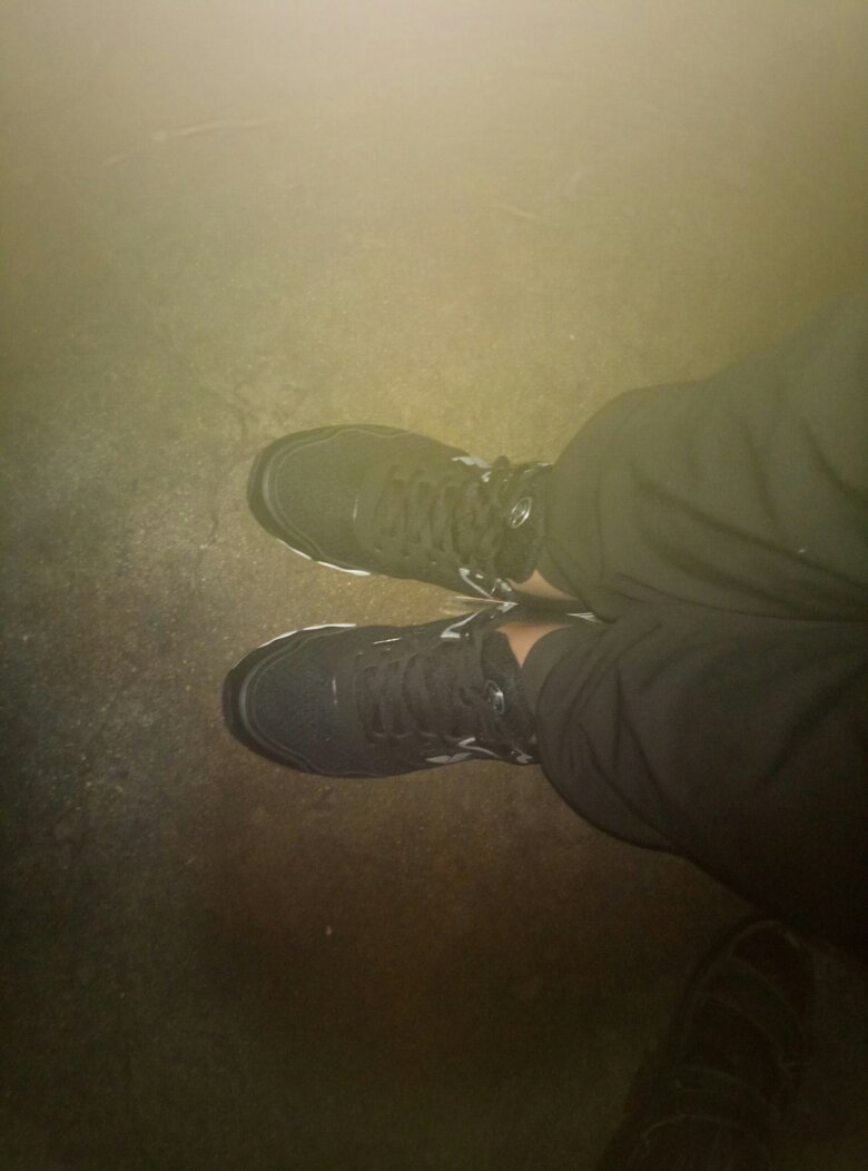 鞋子很好,很合适,我很喜欢。穿起来也很舒服。