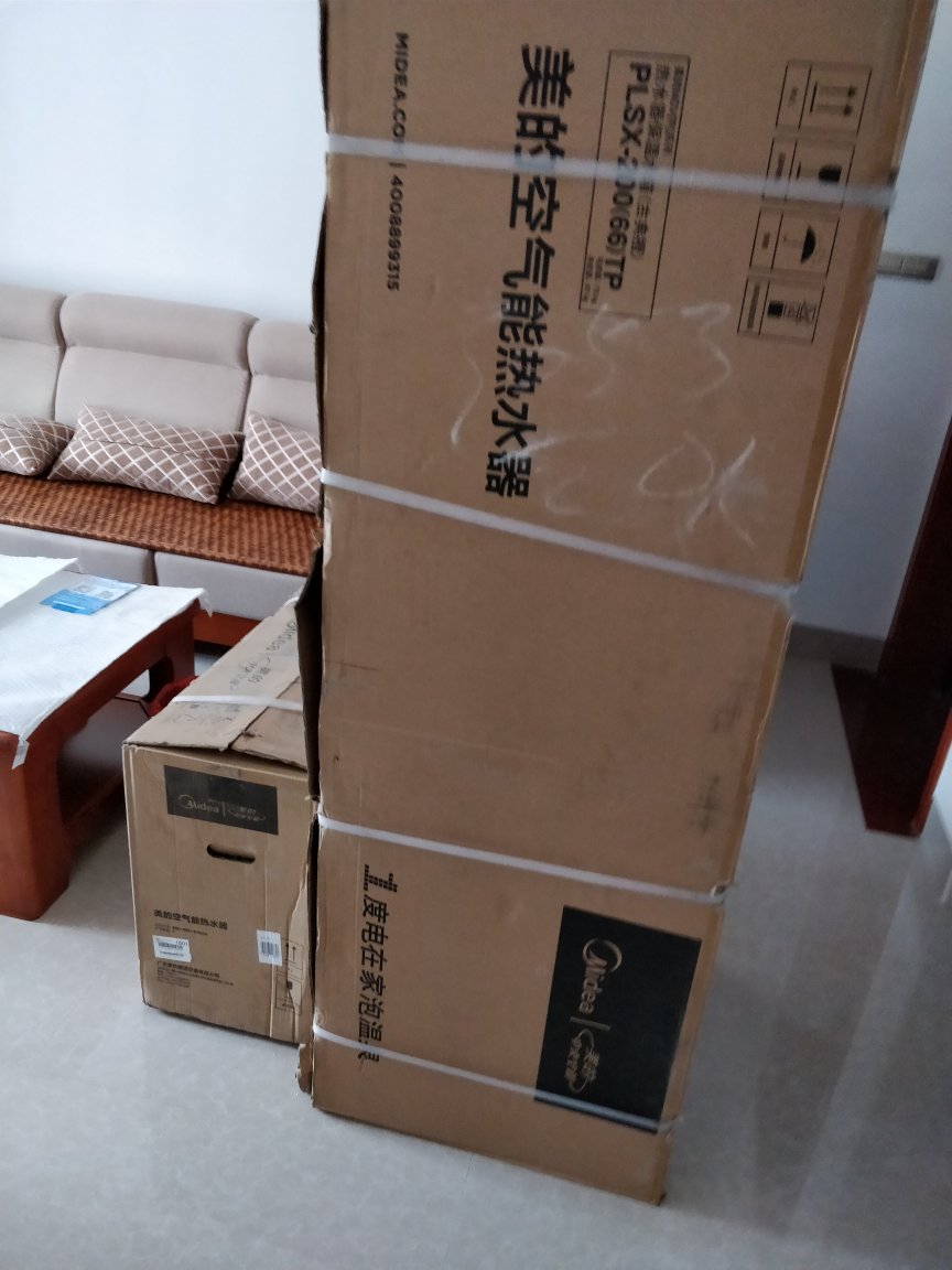 快递不错,安装师傅也给力,外观也漂亮,一家人三口足够用,好评