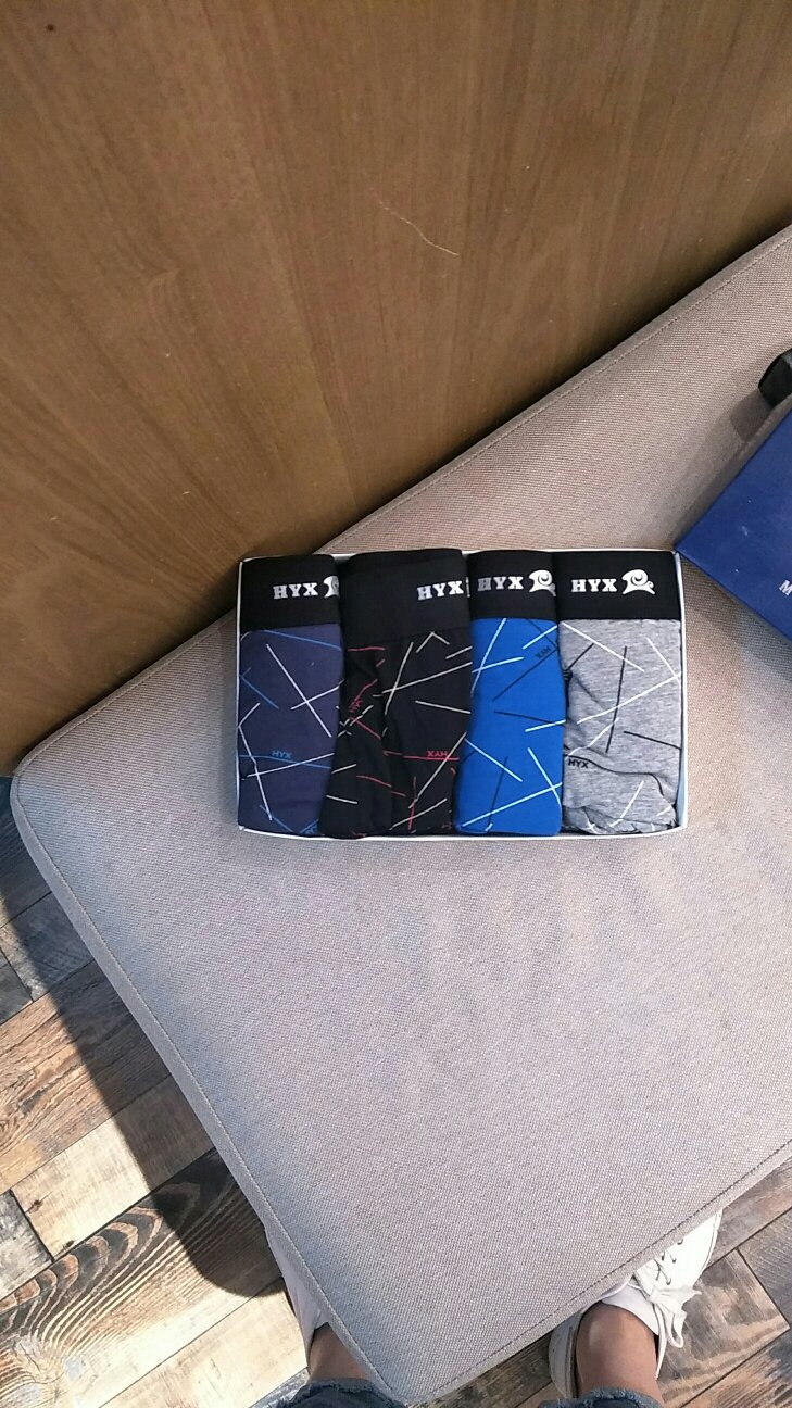 质量还行,就是没有预期的好,感觉质量和价格不太匹配,质量再好点就好了