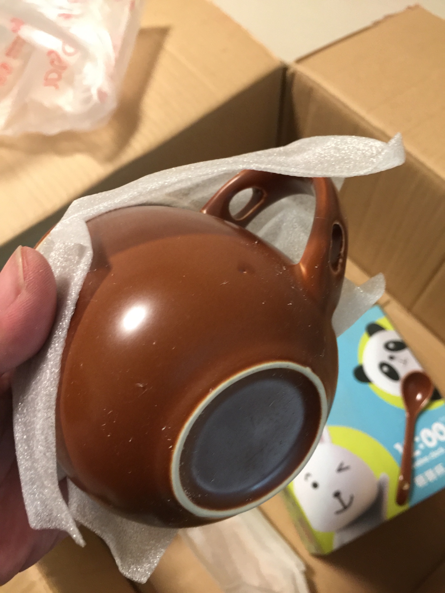 先谢小哥!安全快捷!粗略检查了一下,没什么问题,这回买了三个有两个杯子插勺子的孔只有一个,其他安好!