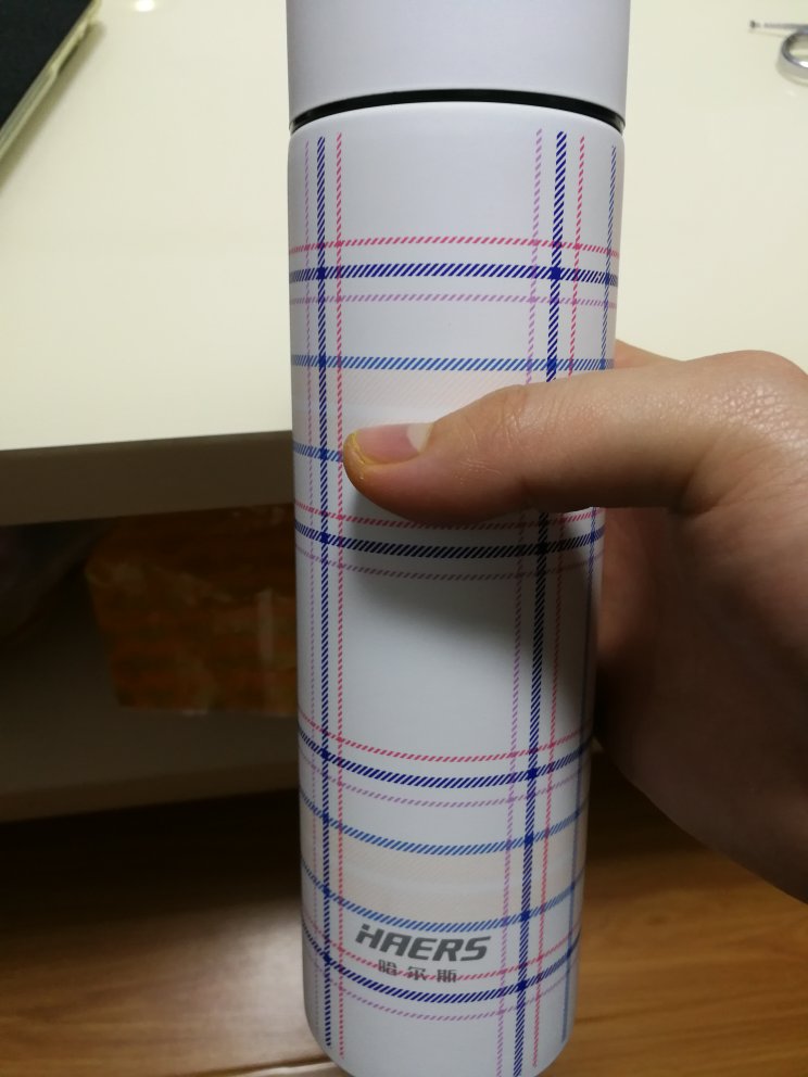 手感很不错,保温效果也不错,不漏水,也挺美观的
