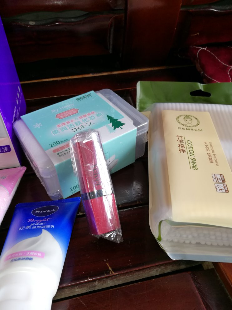 和图片一样,包装完整400支的可以用半年了,而且不贵非常划算。