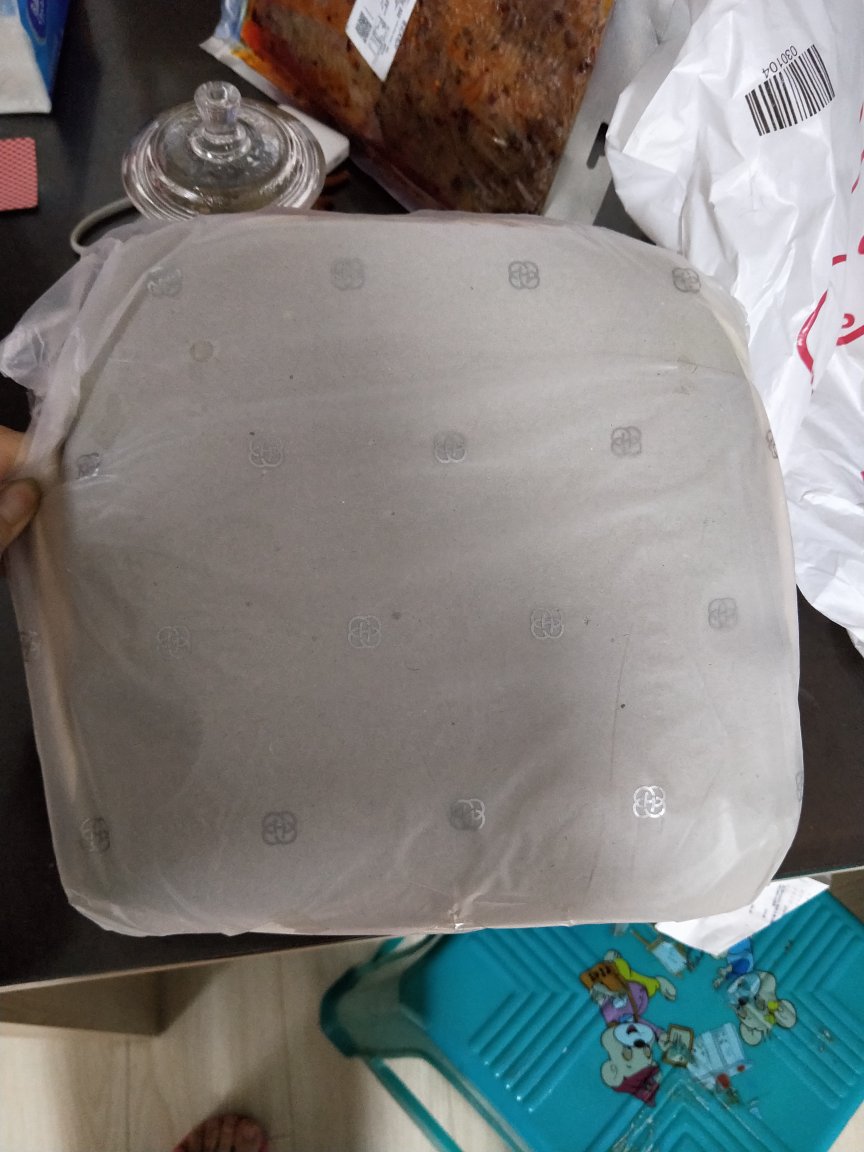 包装很严实,是我喜欢的风格,好牌子就是好,细节做的很好五金配饰很有质感,非常喜欢!