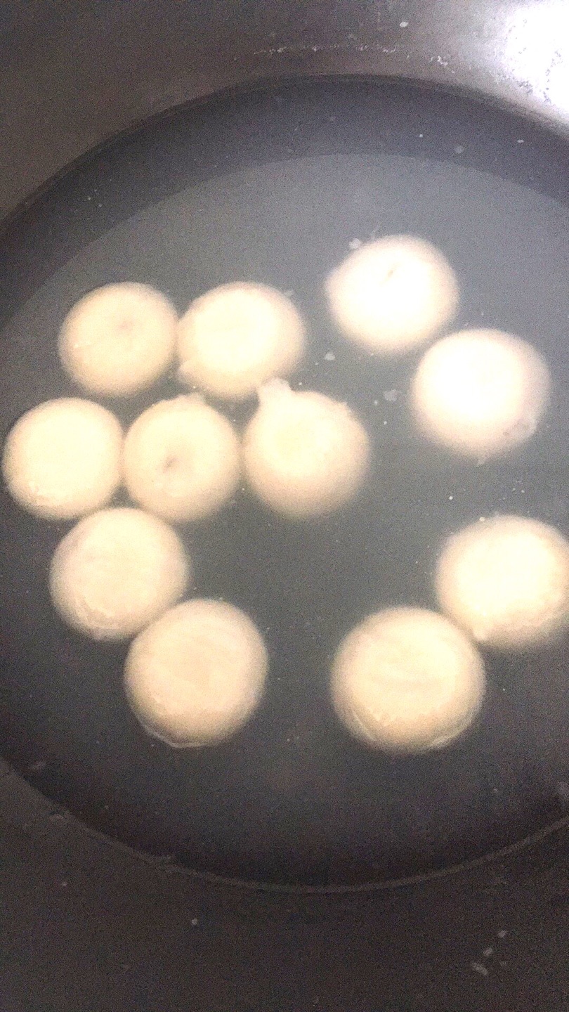 好吃 第一次买这个牌子的汤圆 很好 价格实惠 质量很好 皮很香