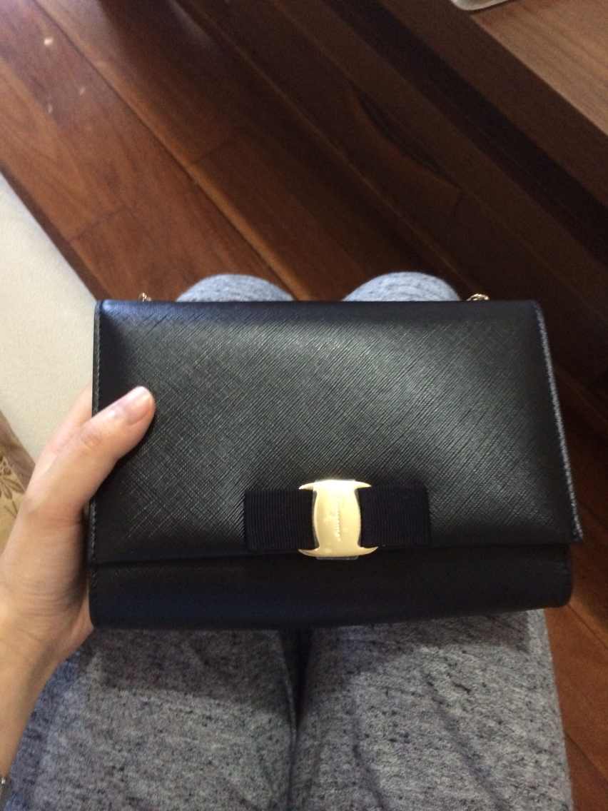 小巧玲珑,黑色非常百搭