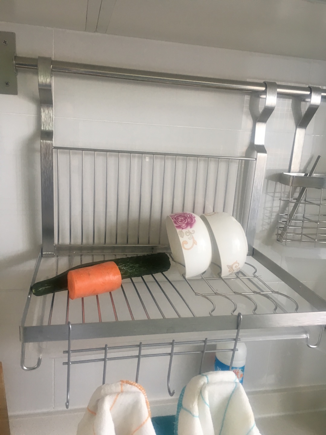 304不锈钢架子很不错,苏泊尔品牌挺好。