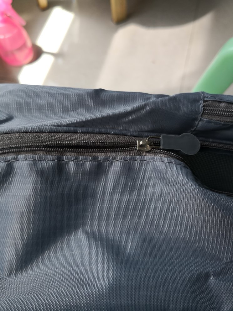 还没用,拉链就是坏的