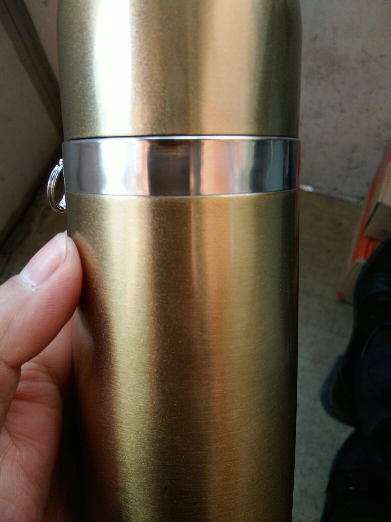 物流就是快,杯子有点小瑕疵,但是不影响使用。就不打算换了。