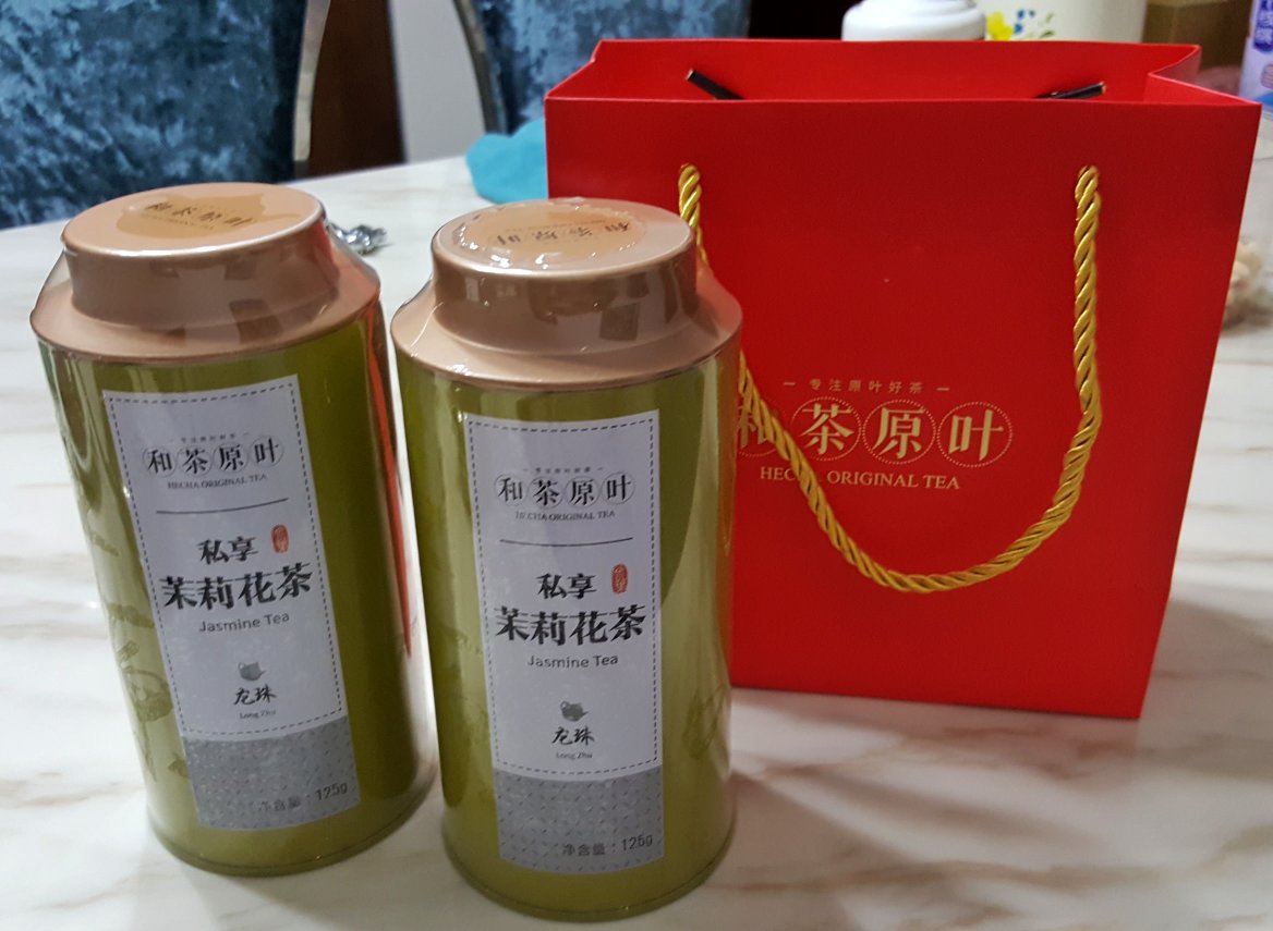 收到,晚上送到,快递员好辛苦。包装简单点,没有磕碰。送人用,感觉不错。好评!