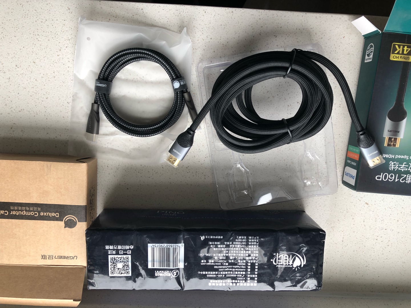 很好,简洁实用,价格实惠,应该不差,和同买的飞利浦线材比线会细些,但柔韧性却更好,头也要小大概2-3毫米,方便梳理。