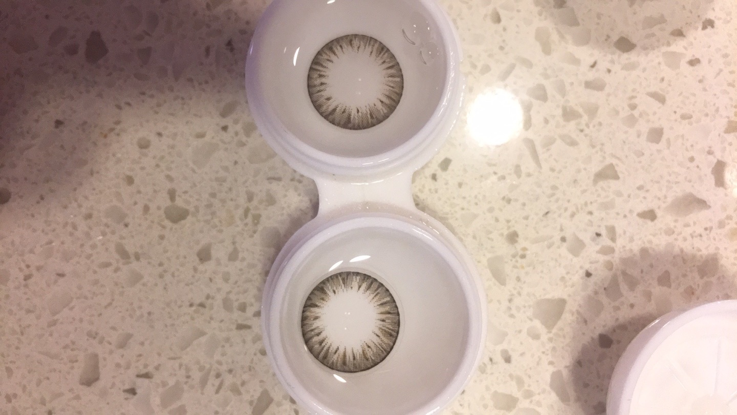戴上去没有特别明显,比较日常