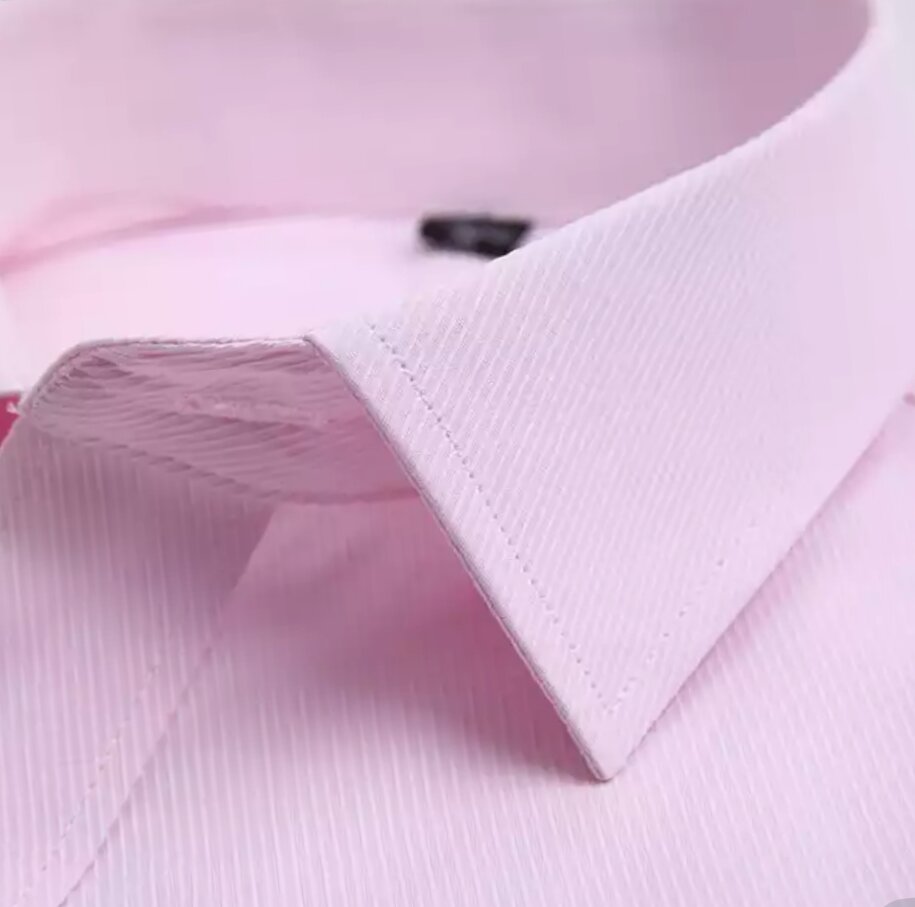 衣服买的有点偏大,穿着还可以。