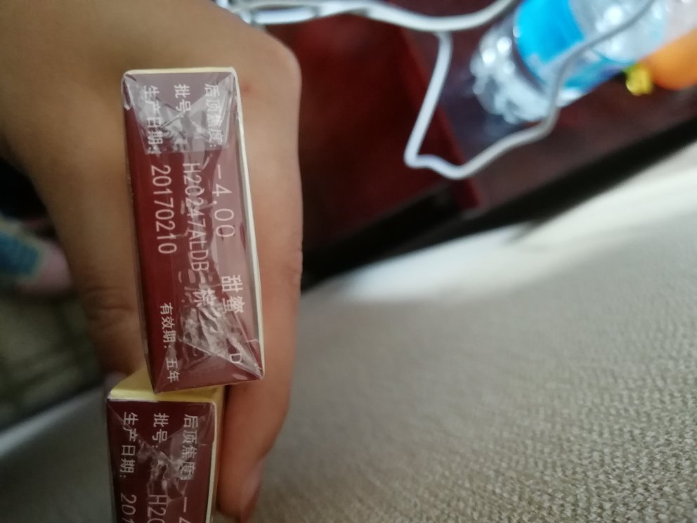 挺好的。就是到手时,拆开包装盒子被压瘪了一点,但不影响里面的东西,带着挺舒服的!