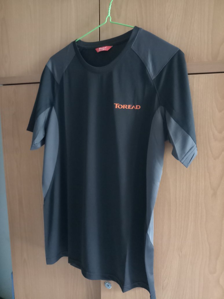 配送很快,衣服质感挺好的,一直支持