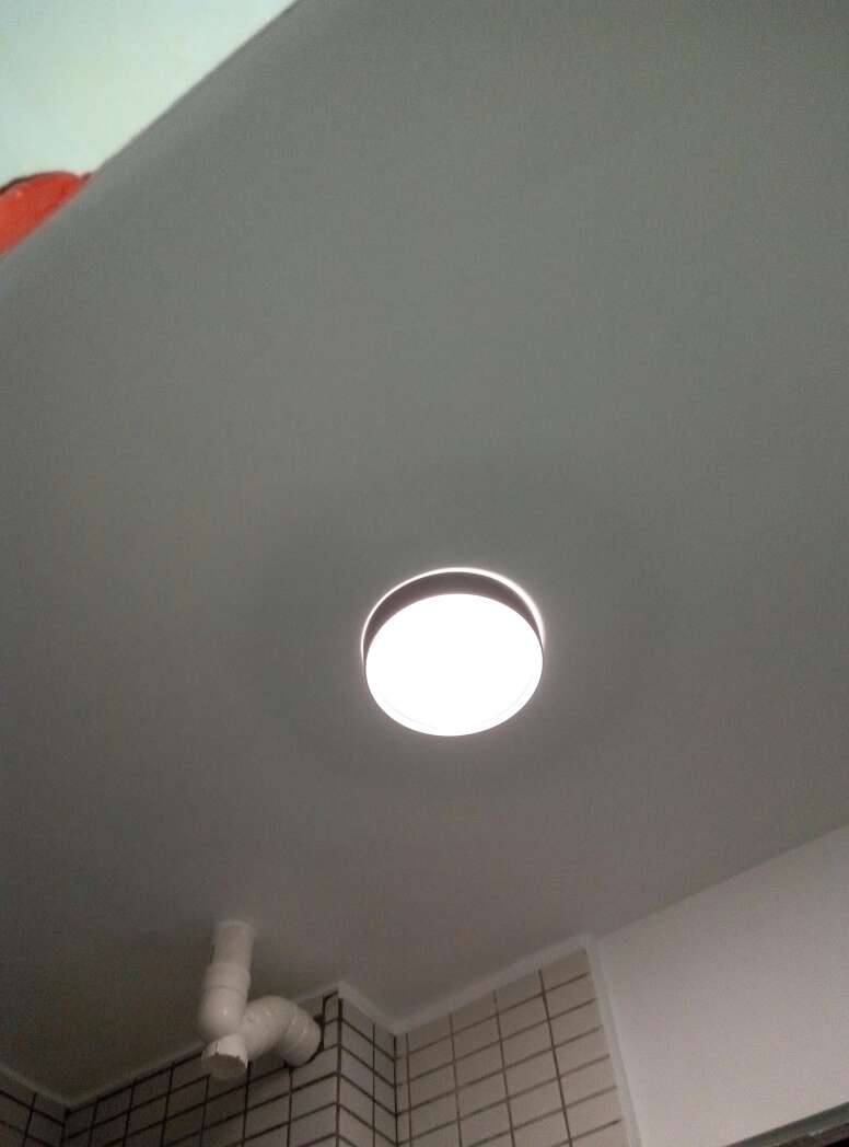 放阳台,不错,有点漏光还是挺好看的