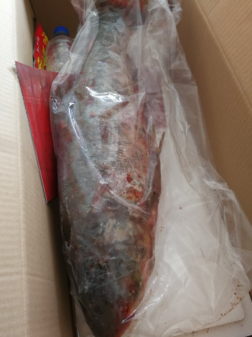 味道还行,挺新鲜的,就是剁起来麻烦,很大啊
