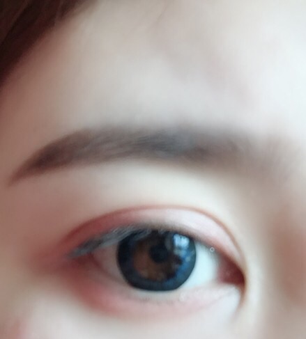 第一次带美瞳、有丢丢不适应、但是感觉挺好看的。??说明书也说了8天里每天适合戴的时间长。