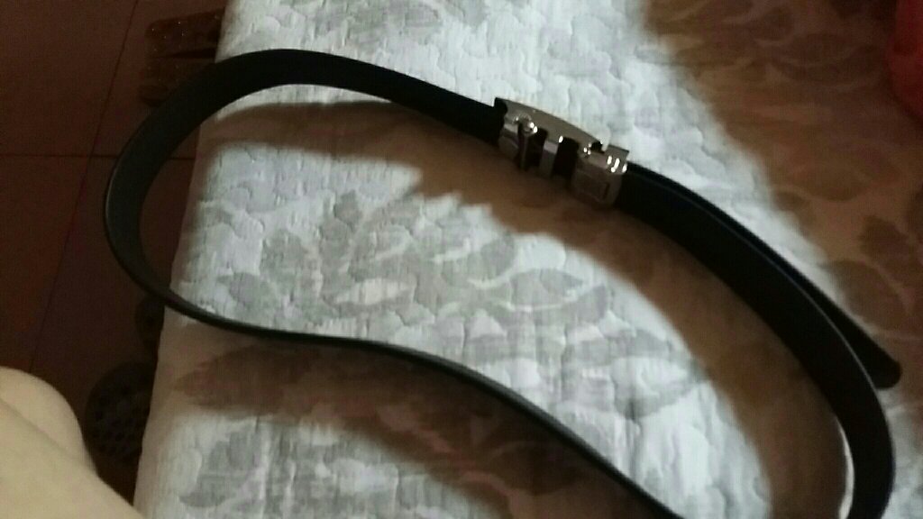 目测没什么问题,皮质一般,价钱稍贵。