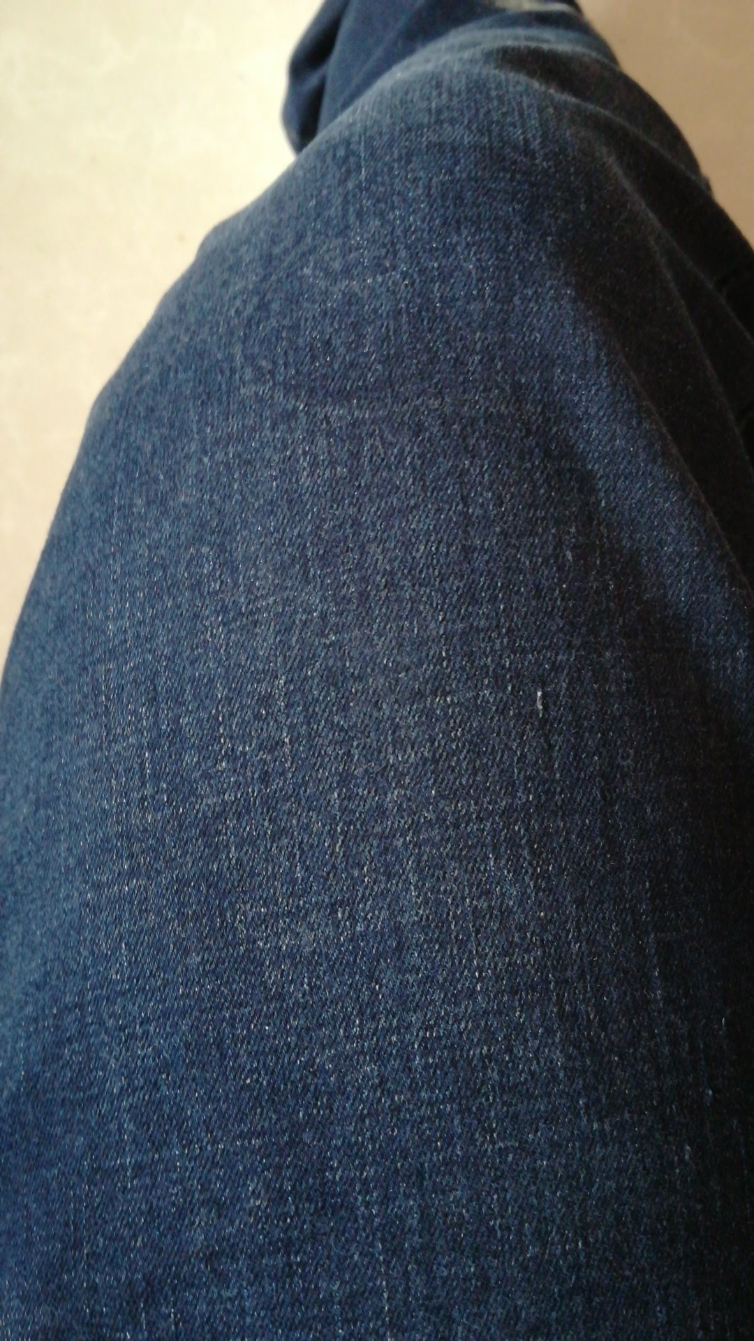 裤子已收到。不咋好,,,起毛,,,还没有洗不知道掉不掉色,所以给差评。