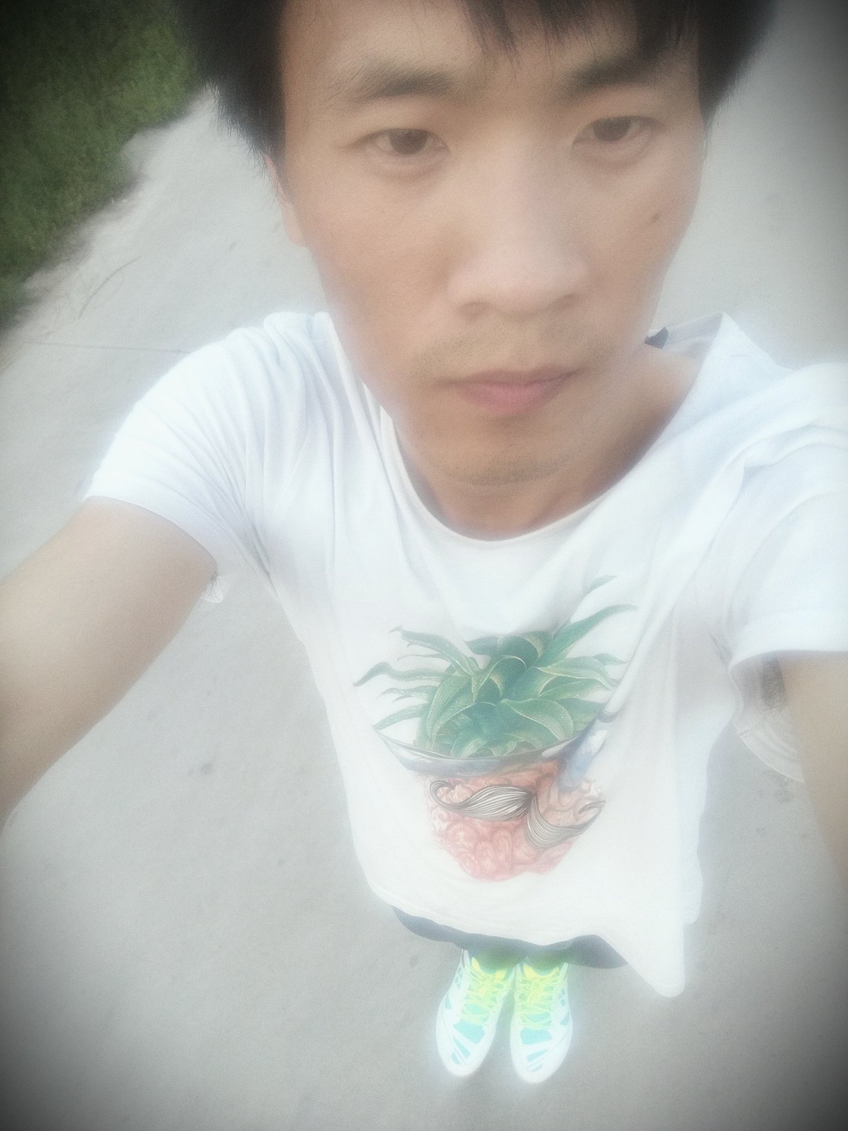 刚出去跑步回来,穿上真的很舒服。超出我的想象。过段时间在评论吧!