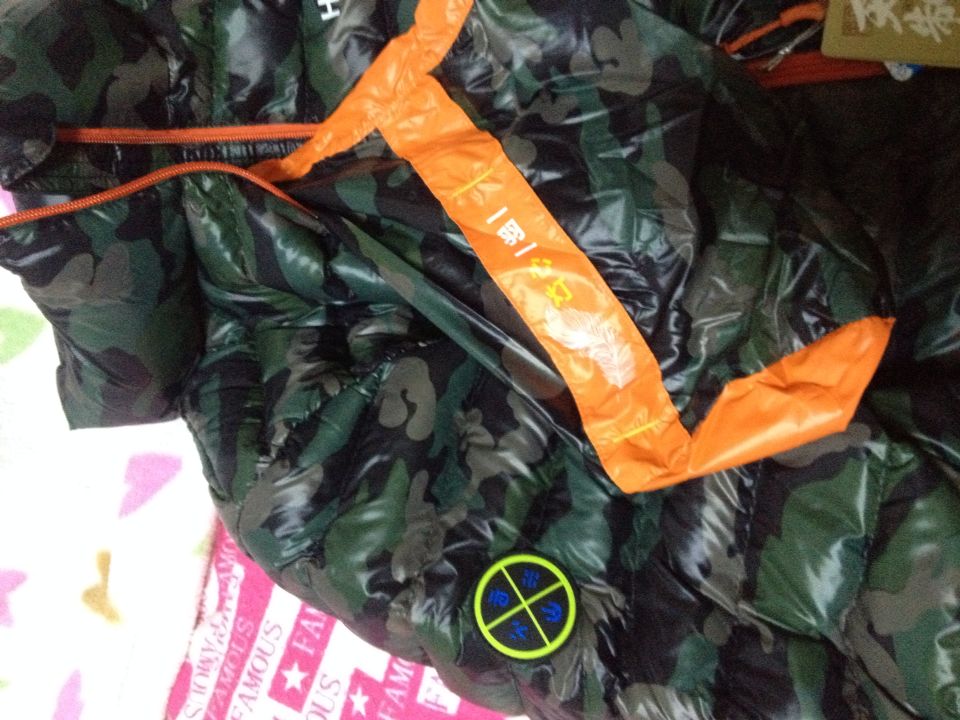 衣服不错是薄款的 一开始买小了 换大了一号 这款码子有点偏小 给大家参考