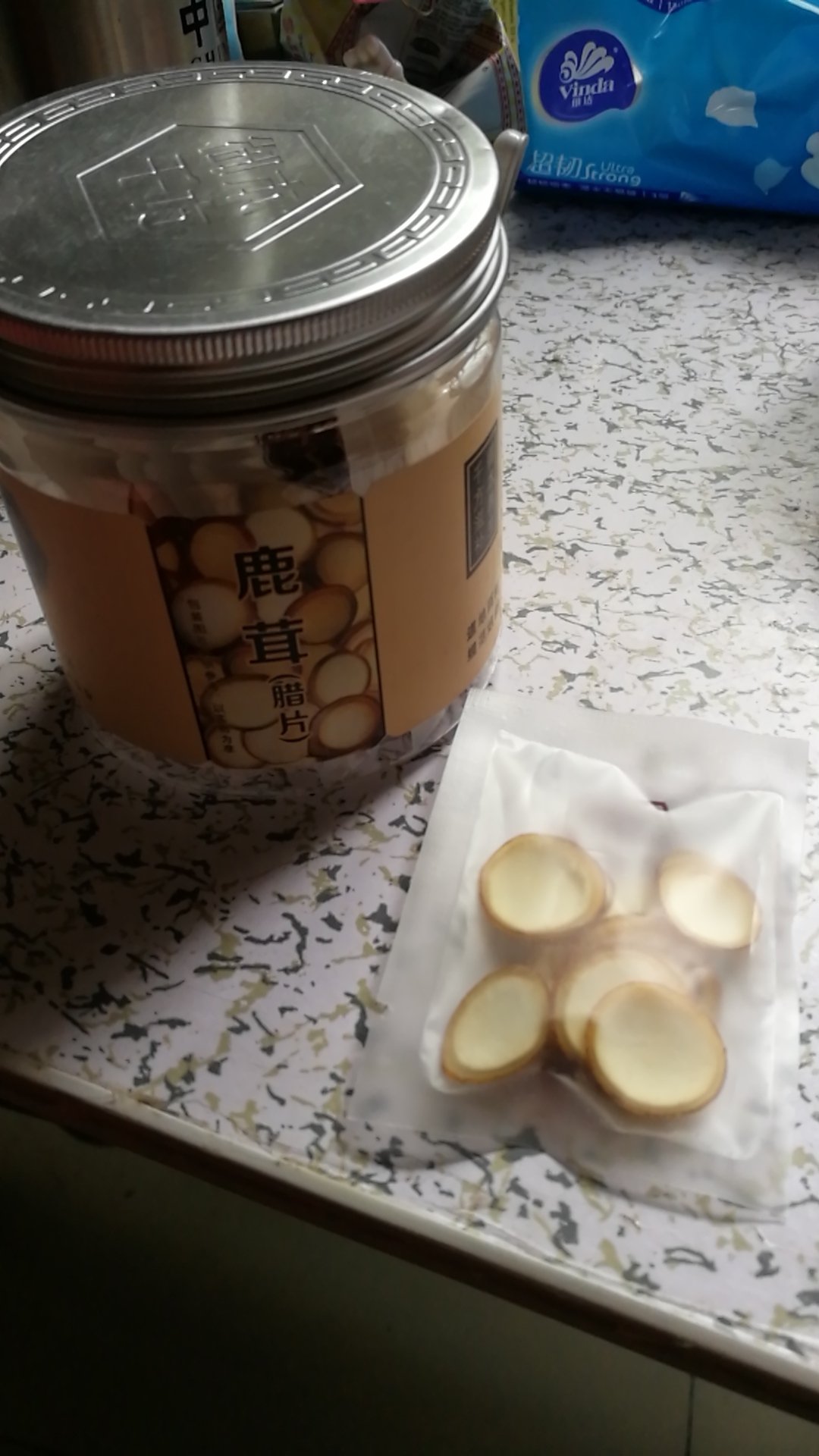 老婆生完买来补身子的,看起来不像腊片,也很小片,不怎么好就是了,希望有点用
