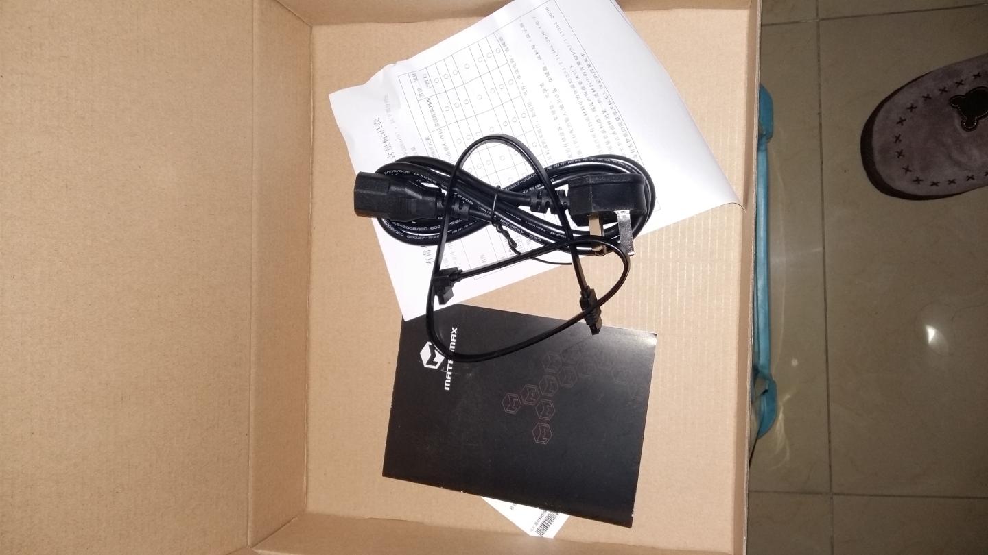物流速度很快,一开始还担心快过年了物流会不给力,结果晚上全额付款后第二天就到达了!然后机子也是棒棒哒,开机速度很快,噪音小,预装的是WIN7,在Q群网友的指导下顺利升级为WIN10,跑起来也是挺流畅的。第一次在网上购买电脑,幸好没有让我失望,给五星!