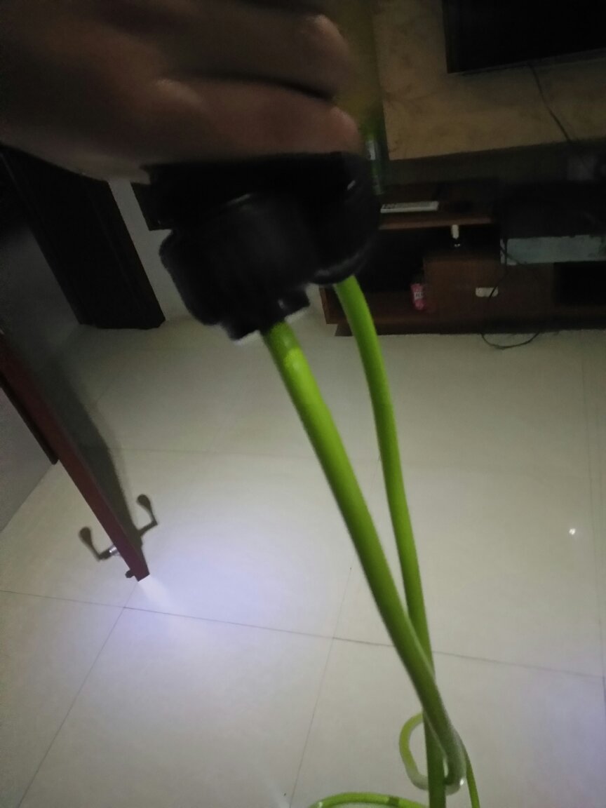 可以,这负重跳绳比以前上学时候买的破绳就是强,感觉像运动员跳的,质量好,还可以调教长度,颜色我也喜欢的。