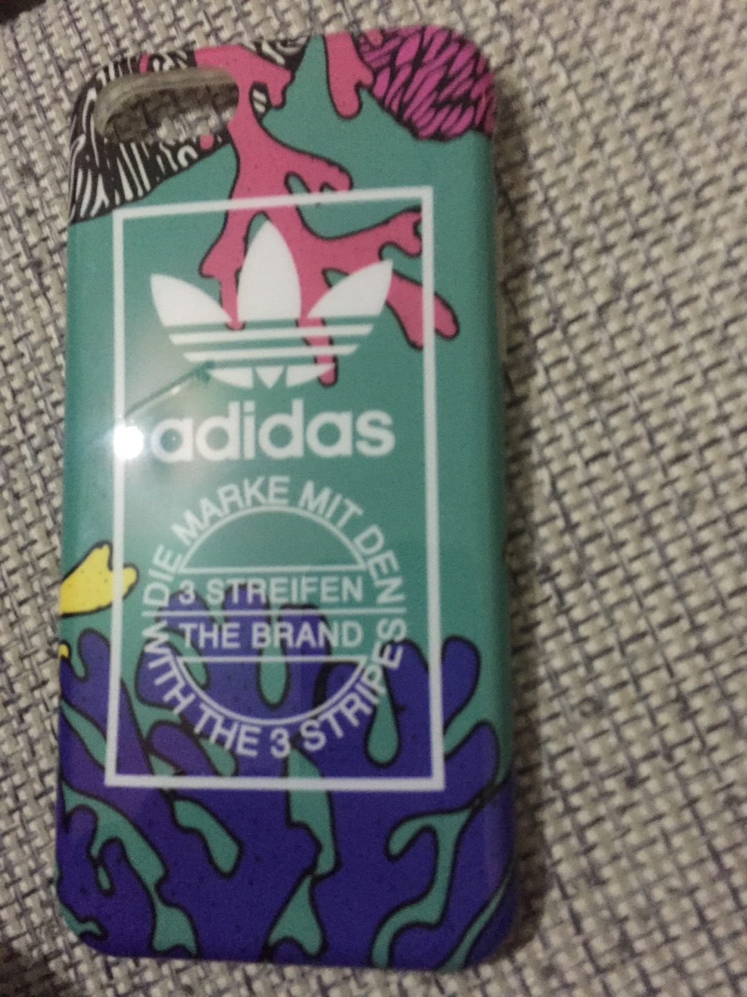 质量不错,挺喜欢的。已经买了多次这店的手机壳了