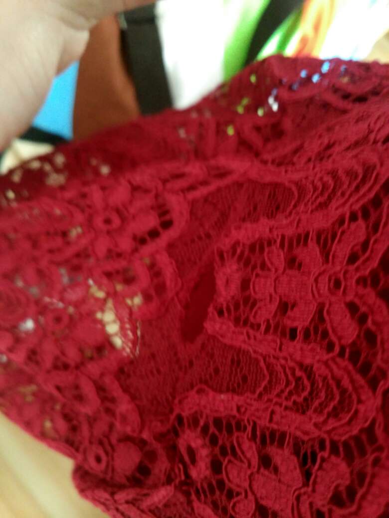 做工如此粗糙 一百多买一件烂衣服 无语