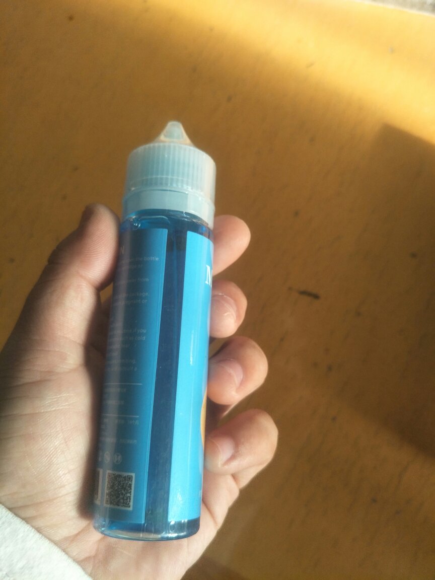 刚收到的快递请大家注意看说明书。此商品在瓶身未见生产日期。已经给打过电话了,看后面怎么处理。处理好了等我追评
