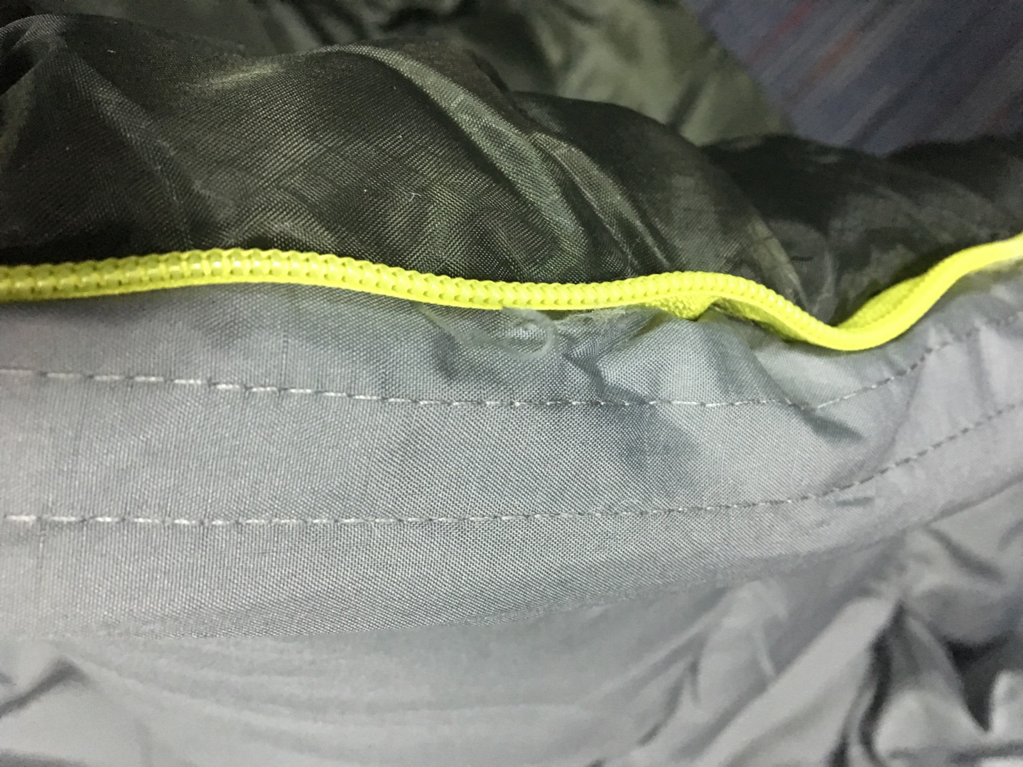 性价比还行,做工不是很好。需要提升质量服务。
