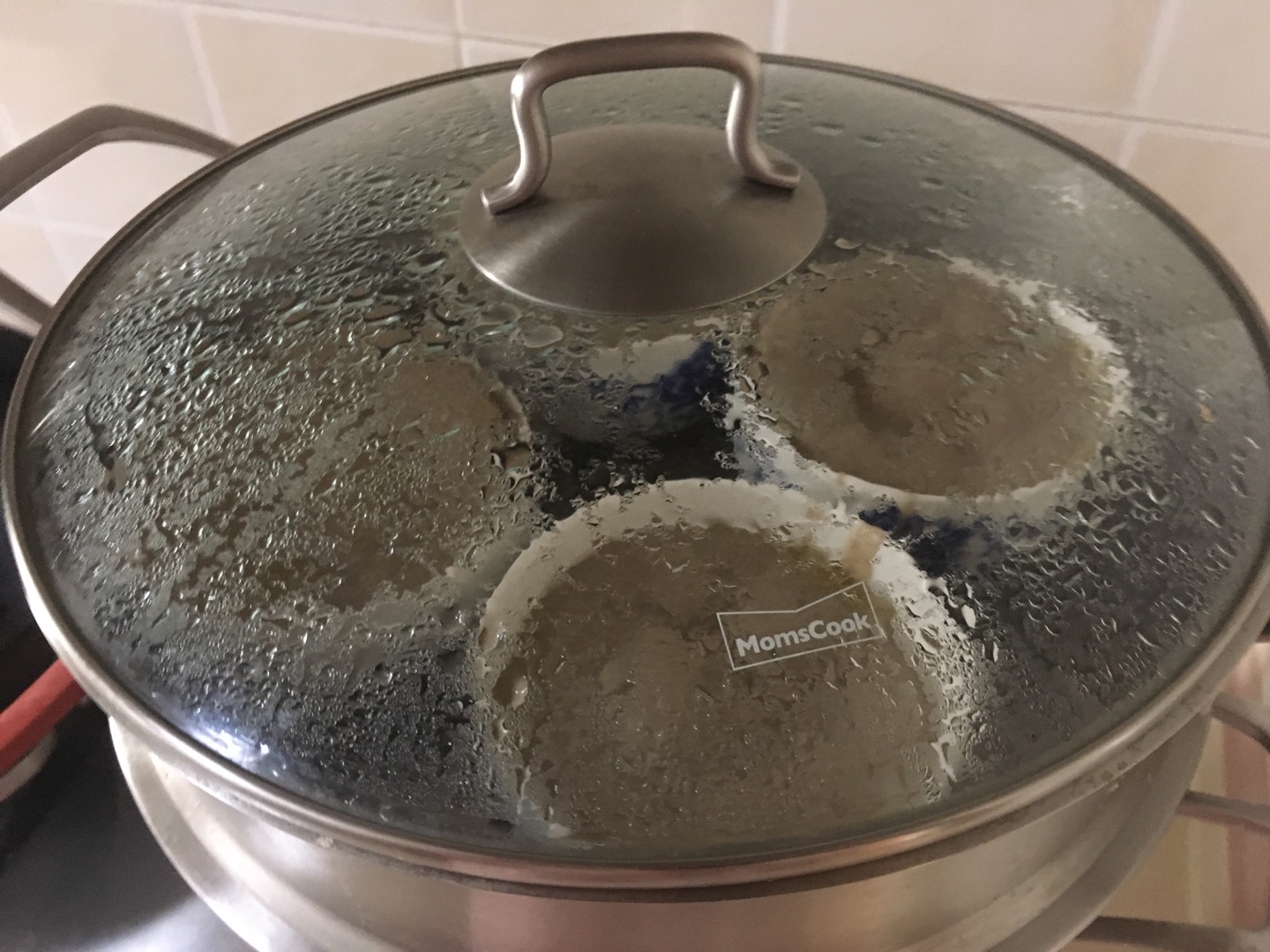 活动买的,物美价廉,碗托真的很好吃