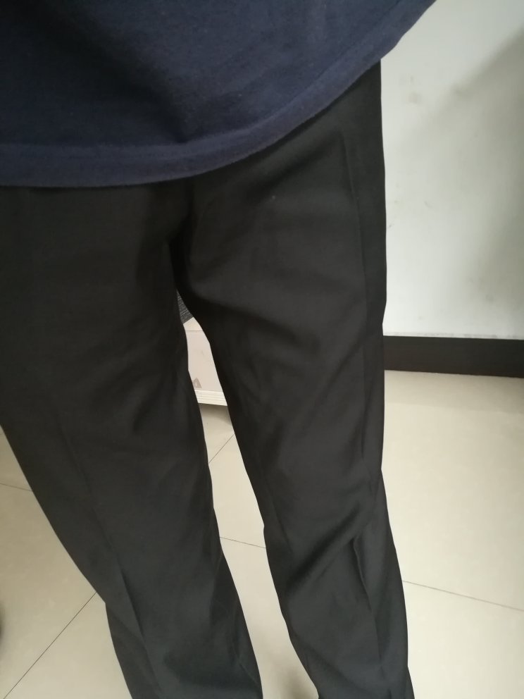 一次买了两条,收货后发现号买小了,申请了换货,服务非常神速和给了,当天中午申请,第二天货到!就是!