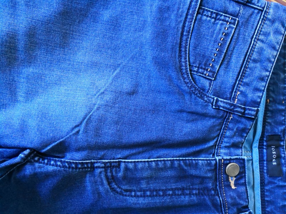 前6分钟买4免2,再9折,价格优惠。面料弹性不错,满意好评。