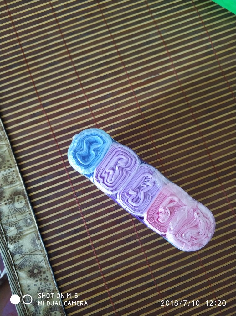 垃圾袋不错,很扎实,不会破。