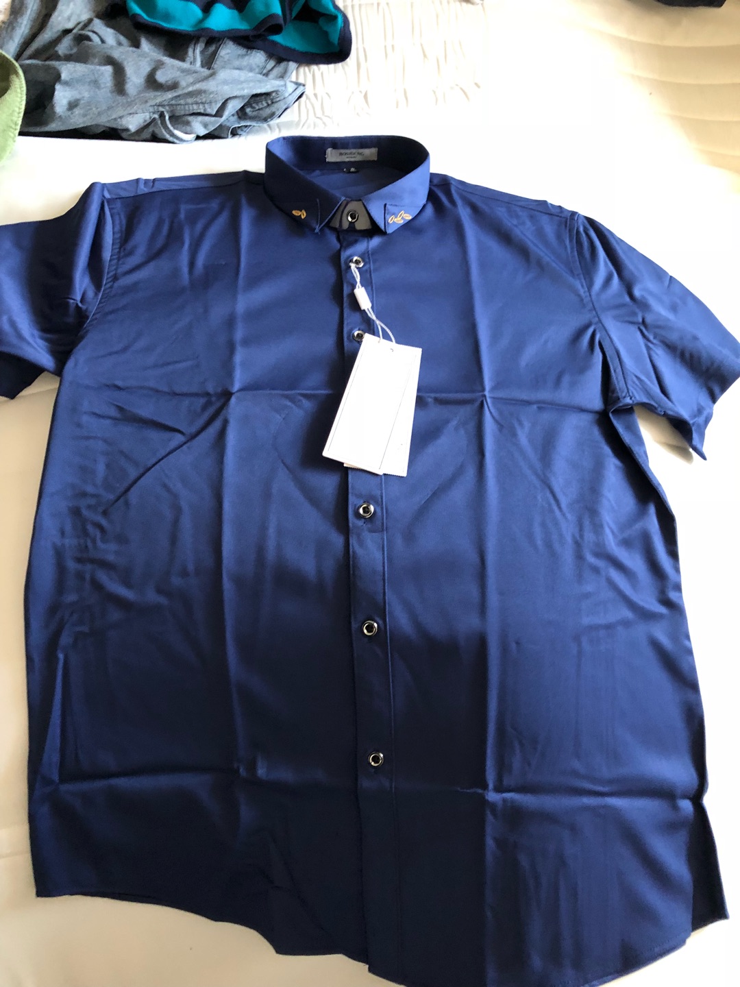 衣服很有弹性,穿着比较舒服,大小和描述一致。