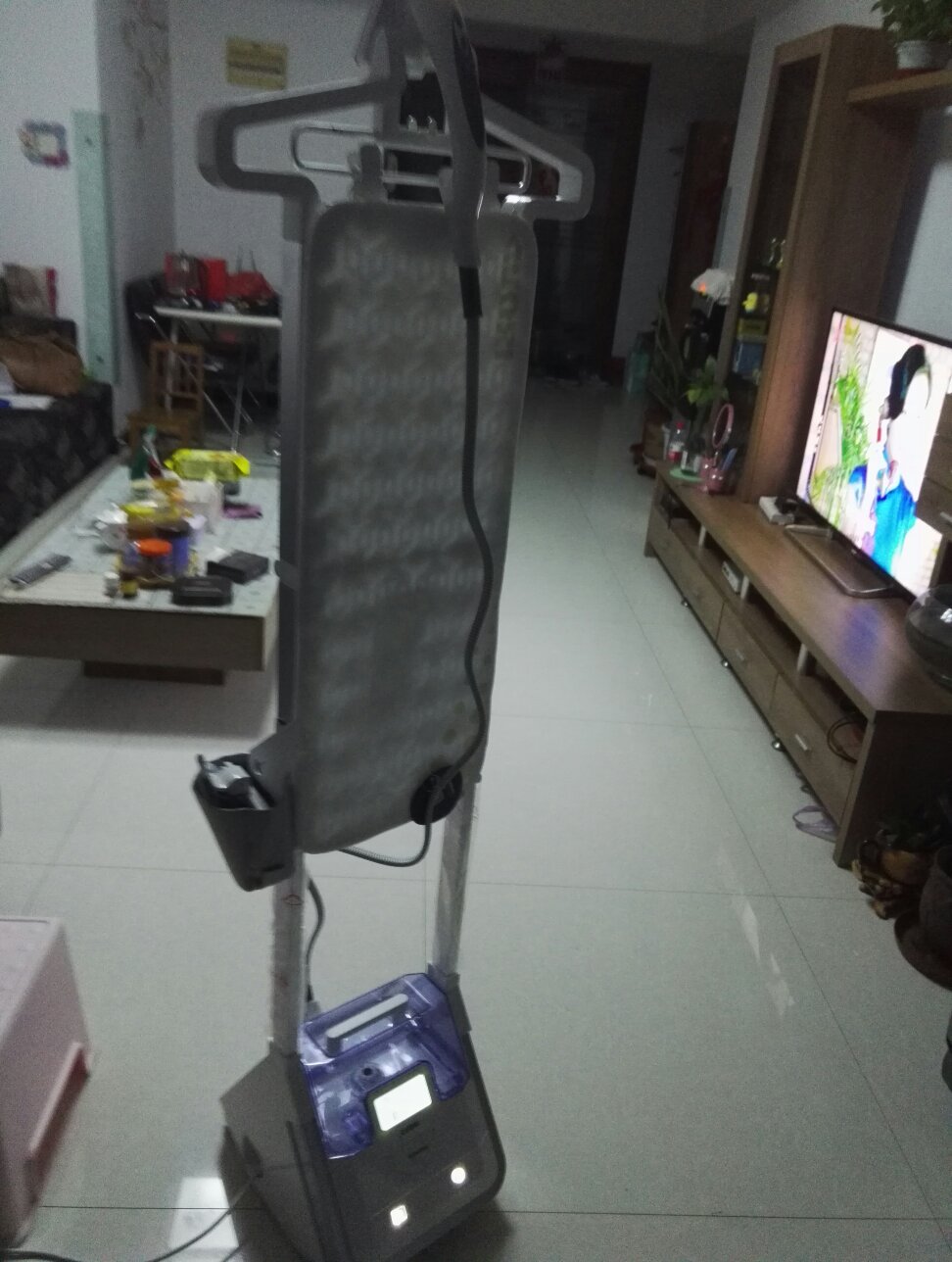 刚收到,包装非常好。关注了很久,收到马上组装,简单,试熨了3件衣服,快,跟原来家里600多买的挂烫机比,这个效果简直是太好了。?