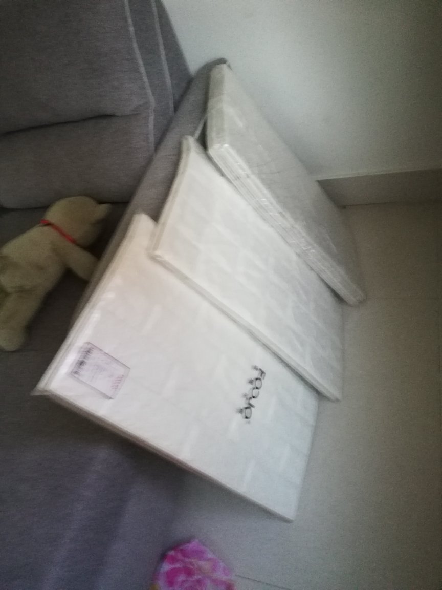 很好用,防水,还防小孩撞。买了一堆。