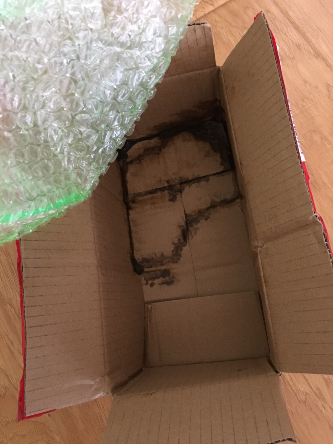全漏了,包装的真不好。把别的东西都污染了。